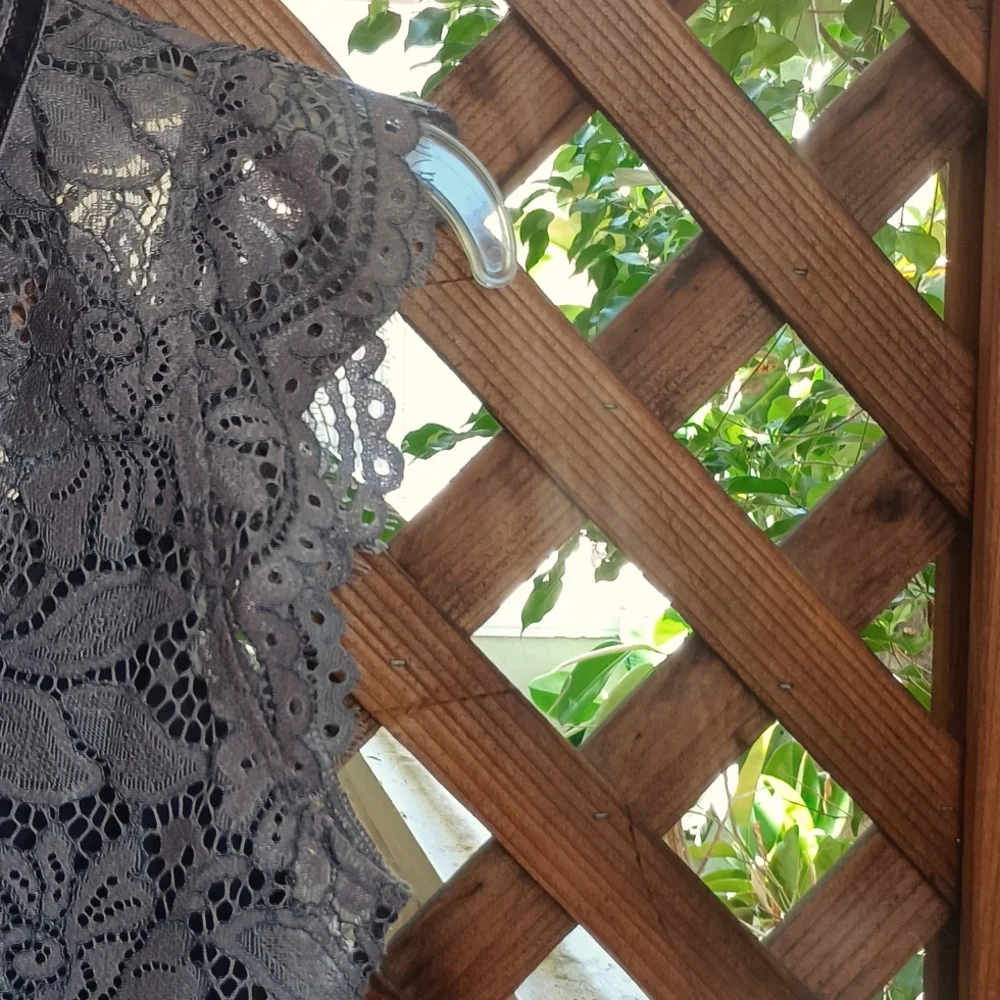 White House Black Market 2 Piece Smoky Orchid Lace High Neck Shell Ex Small Pet - Picture 4 of 10